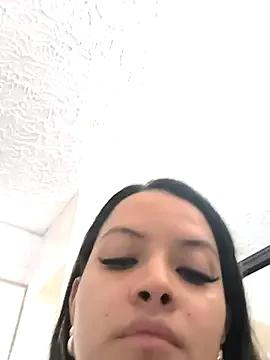 MeretrizLatina from StripChat is Freechat