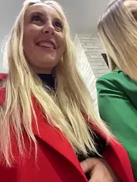 Discover our girls online shows and discover the company of countless livestreamers, with stunning shapes, sex toys and more.