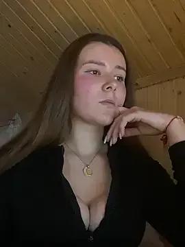 Discover our girls online shows and discover the company of countless livestreamers, with stunning shapes, sex toys and more.