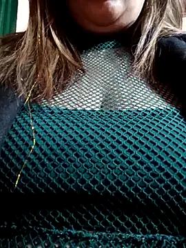 Mia-Glow from StripChat is Freechat