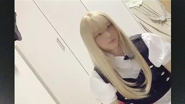 Mia032 webcams show profile image 