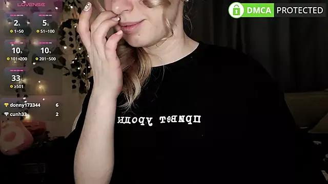 Mia__Kitty from StripChat is Freechat