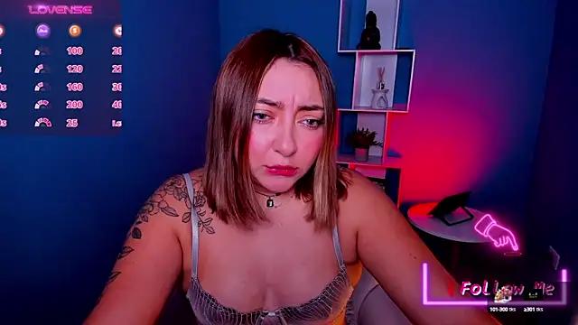 Discover our girls online shows and discover the company of countless livestreamers, with stunning shapes, sex toys and more.