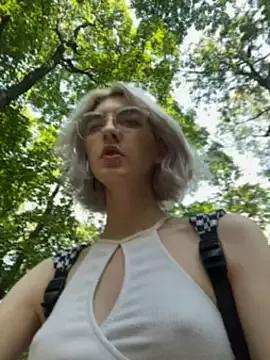 MiaInAir webcams show profile image 