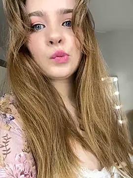 MiaM00N from StripChat