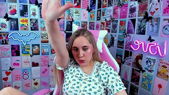 MiaMilas from StripChat
