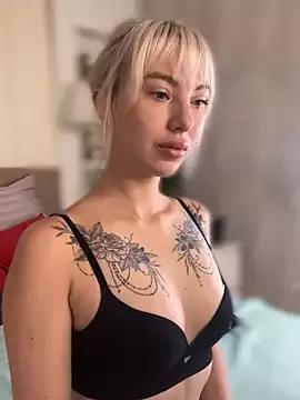 MiaMinx from StripChat is Freechat