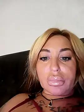 MiaMooly from StripChat