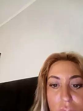 MiaMooly from StripChat