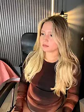 MiaPetit_ webcams show profile image 