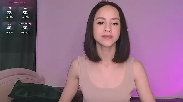 Discover our girls online shows and discover the company of countless livestreamers, with stunning shapes, sex toys and more.