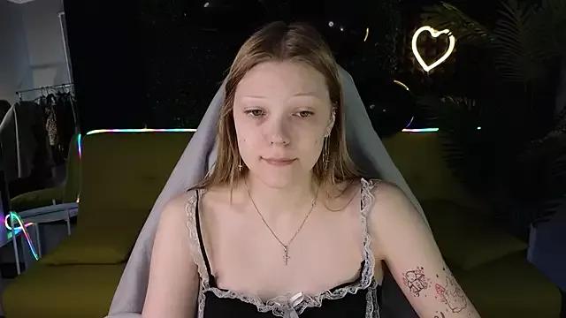 MiaWhisper webcams show profile image 