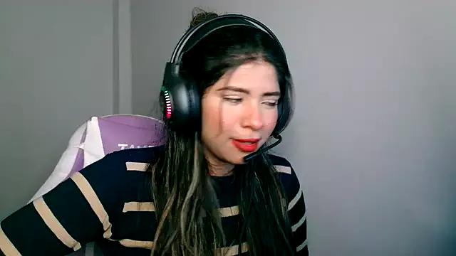 Micaelavillalobos webcams show profile image 