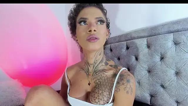 michell_danna from StripChat is Freechat