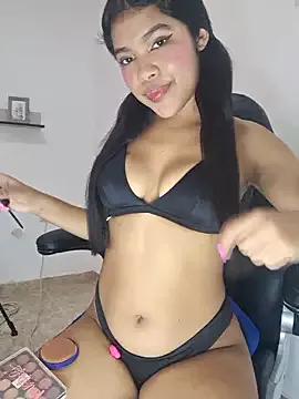 Michell_em from StripChat is Freechat