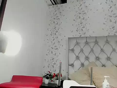 michelle_perla from StripChat is Freechat