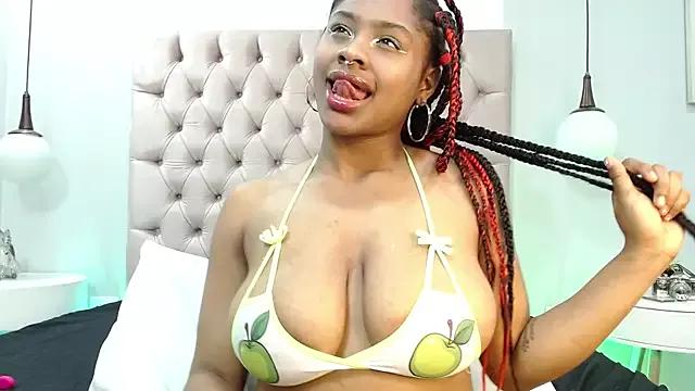Discover our girls online shows and discover the company of countless livestreamers, with stunning shapes, sex toys and more.