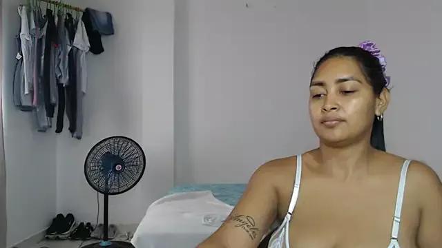 MichellSexxx from StripChat is Freechat