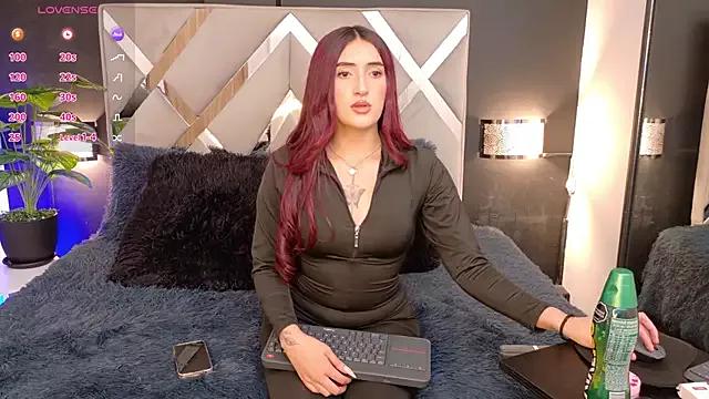 Discover our girls online shows and discover the company of countless livestreamers, with stunning shapes, sex toys and more.
