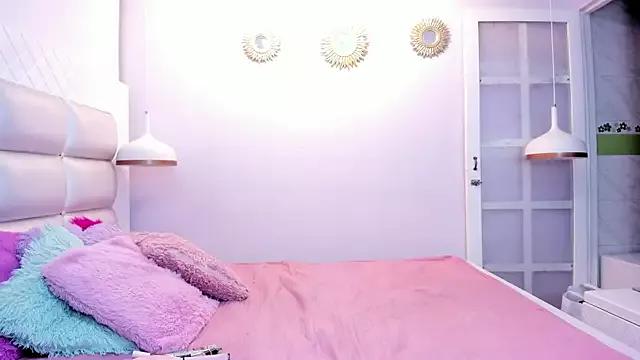 Miia_Glow webcams show profile image 