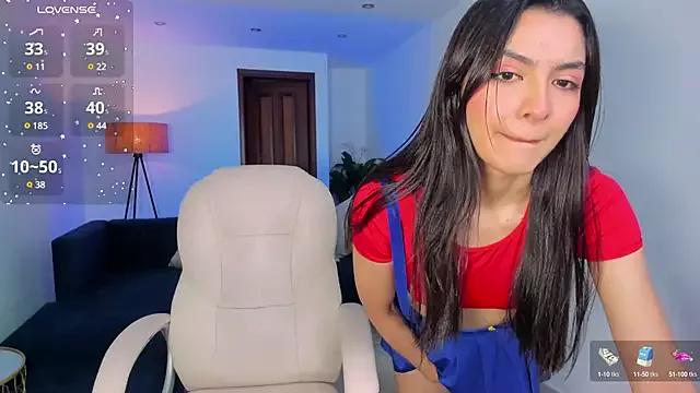 Discover our girls online shows and discover the company of countless livestreamers, with stunning shapes, sex toys and more.