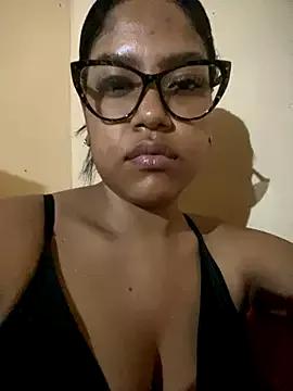 MiiaBrownn from StripChat