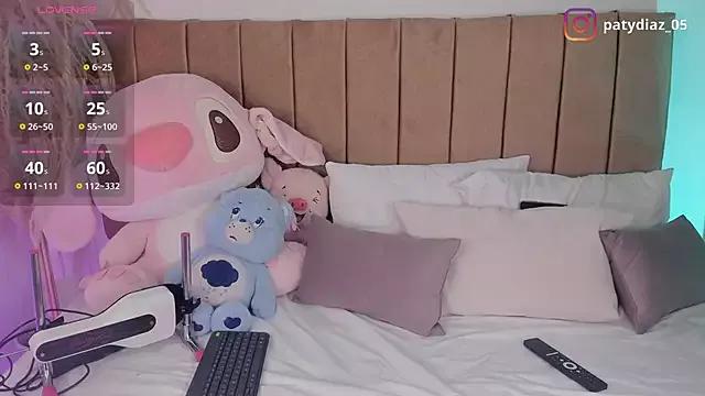 MiiaParker6972 from StripChat
