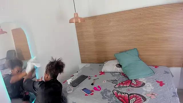MiiaSmith__ from StripChat