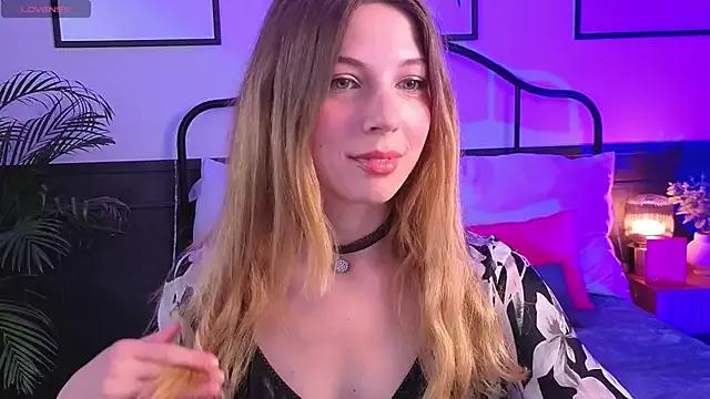 MiillKiss from StripChat is Freechat
