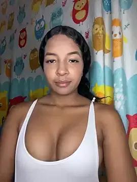 Mikaelaxx from StripChat is Freechat