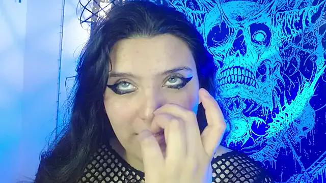 mikaskullcs from StripChat is Freechat
