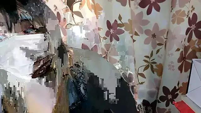 Discover our girls online shows and discover the company of countless livestreamers, with stunning shapes, sex toys and more.