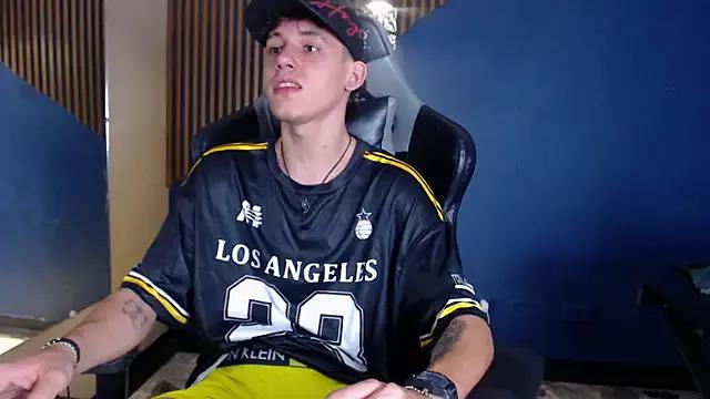 MikeBeneflek from StripChat is Freechat