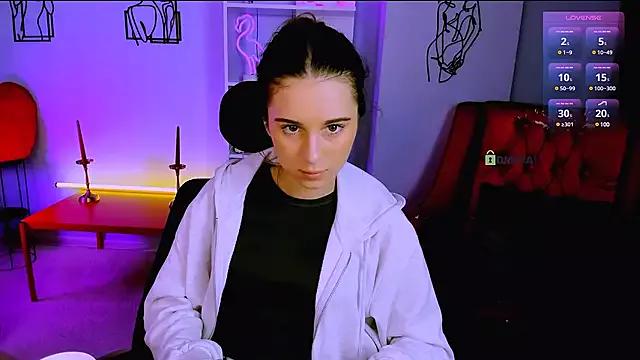 miki-niki from StripChat
