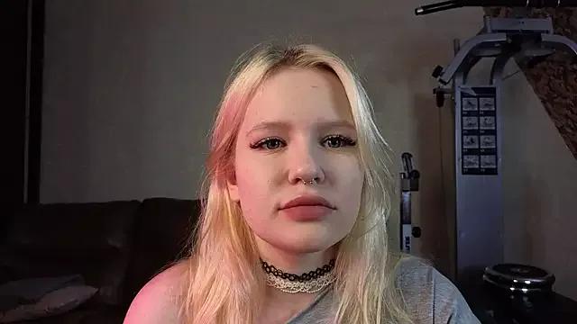 Mila_Lioness from StripChat is Freechat
