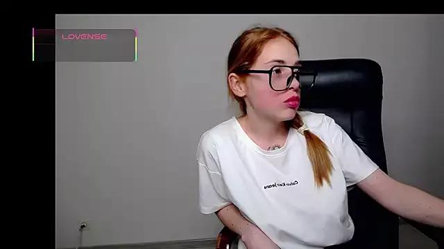 milacet89 from StripChat is Freechat