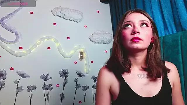 MilaFyre from StripChat is Freechat