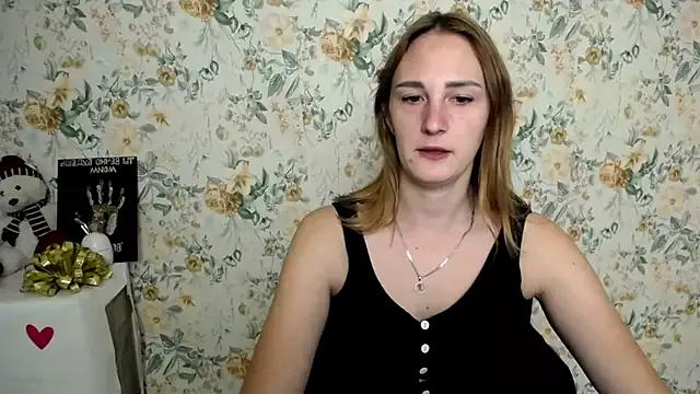 Discover our girls online shows and discover the company of countless livestreamers, with stunning shapes, sex toys and more.