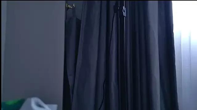 Milana_De from StripChat is Freechat