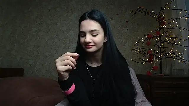 Discover our girls online shows and discover the company of countless livestreamers, with stunning shapes, sex toys and more.