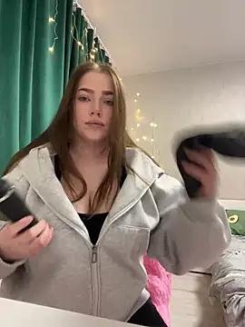 Milana_Mill webcams show profile image 