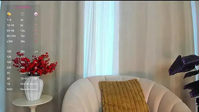 Discover our girls online shows and discover the company of countless livestreamers, with stunning shapes, sex toys and more.