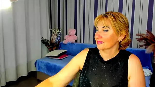 Discover our girls online shows and discover the company of countless livestreamers, with stunning shapes, sex toys and more.