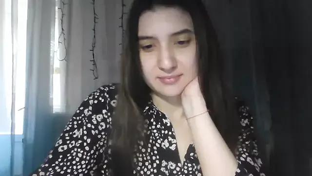 MilanesaGold28 from StripChat is Freechat