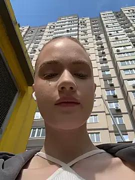 Miley_Muer from StripChat is Freechat