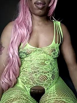 Discover our girls online shows and discover the company of countless livestreamers, with stunning shapes, sex toys and more.