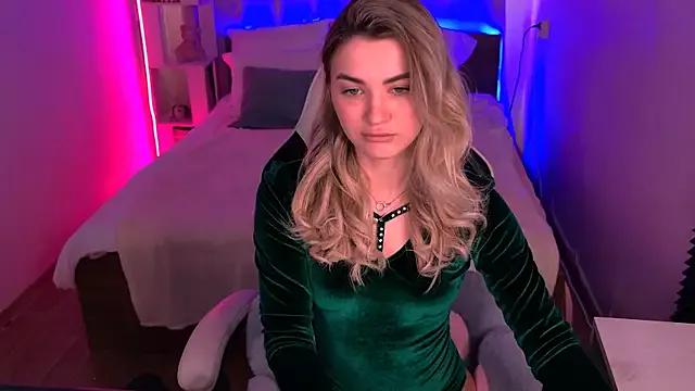 miliburns from StripChat