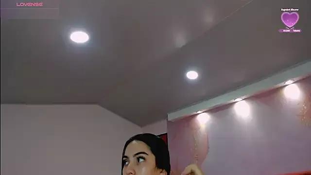 Discover our girls online shows and discover the company of countless livestreamers, with stunning shapes, sex toys and more.