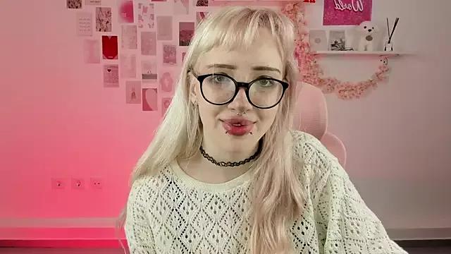milkMorii from StripChat is Freechat