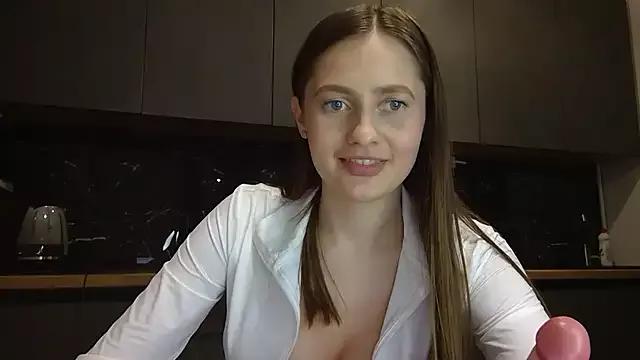 Discover our girls online shows and discover the company of countless livestreamers, with stunning shapes, sex toys and more.